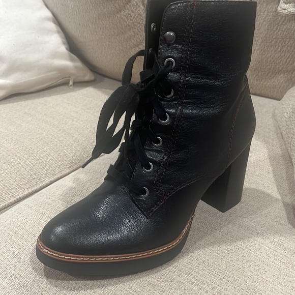 Naturalizer Callie lace up lugsole booties - Picture 8 of 11